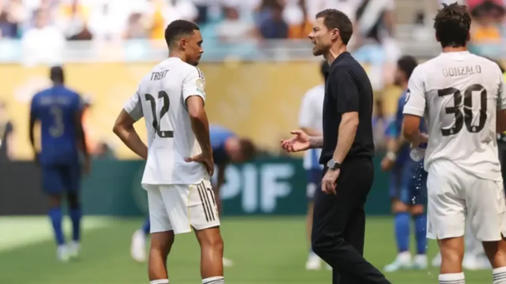 Trent Alexander-Arnold dan Xabi Alonso akan reuni di Anfield